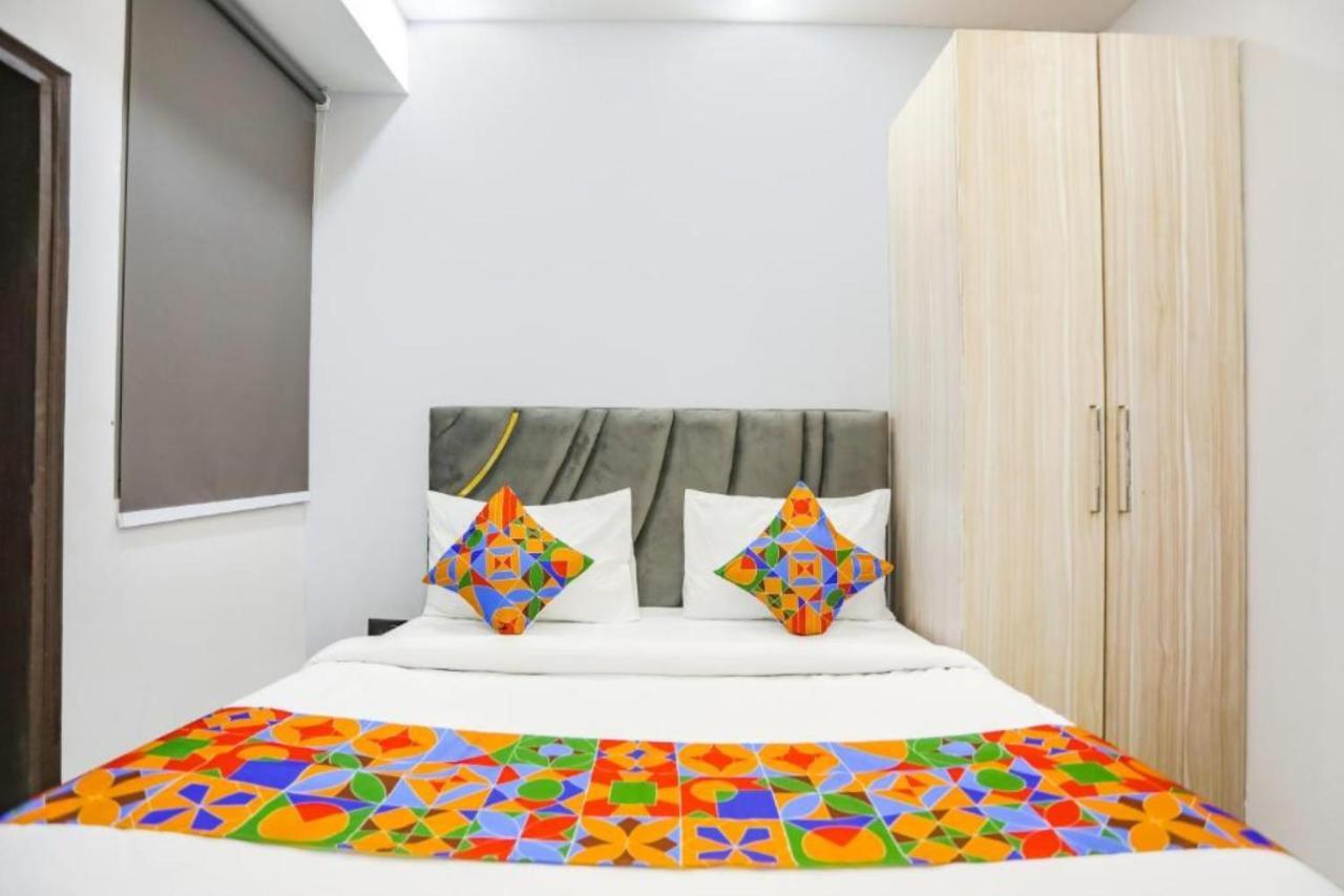 Hotel The Rasa At Vasundhara Ghaziabad Dış mekan fotoğraf